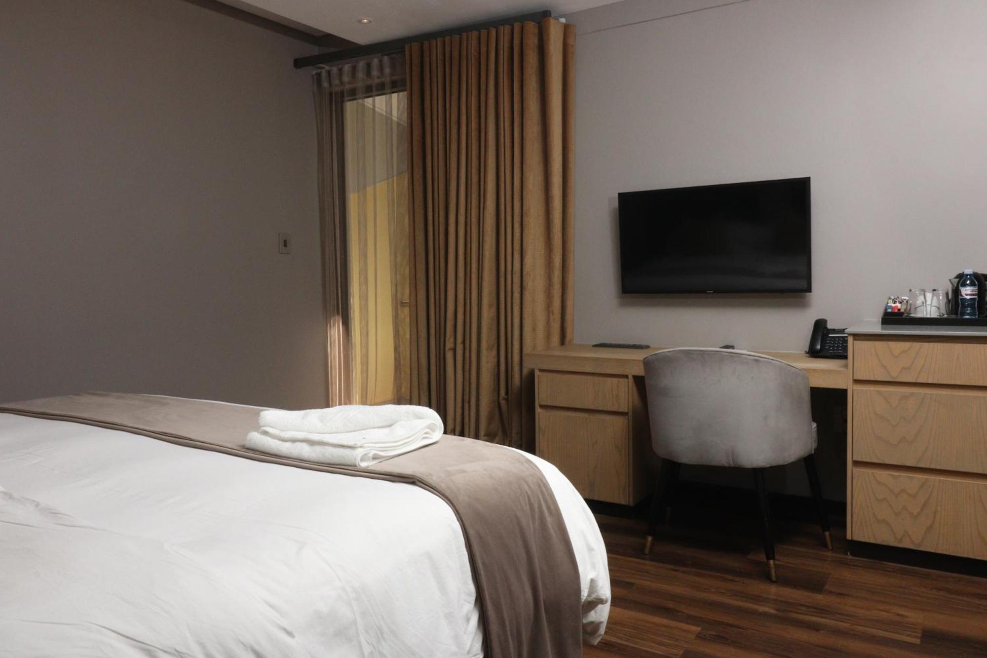 Happy Valley Hotel And Casino Езулвини Екстериор снимка